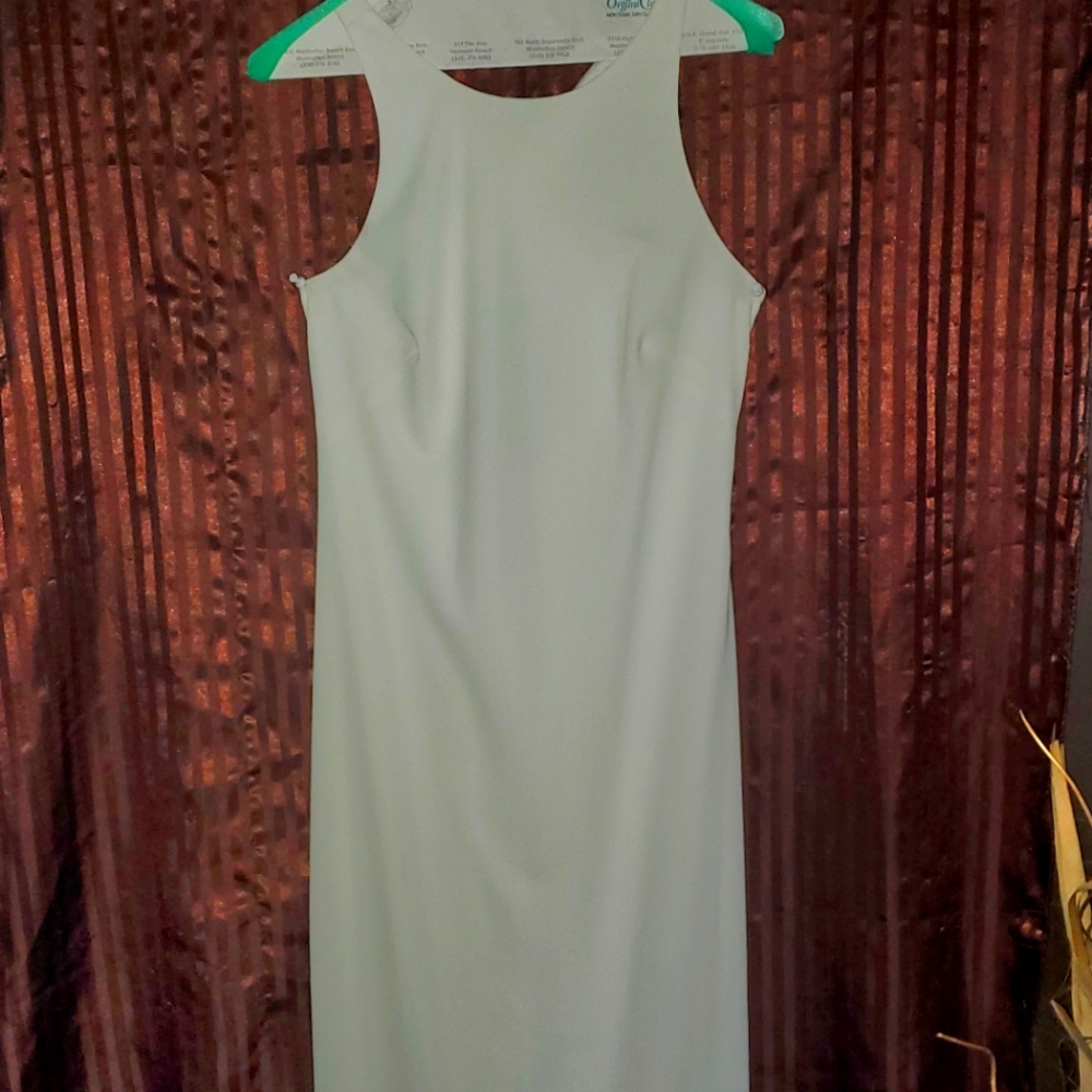 Womens Sz. 8 Full Length White Gown by Shelli Segal